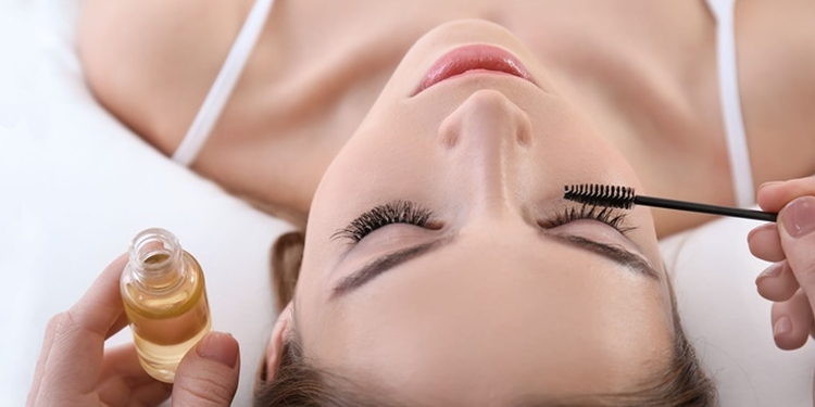 How to restore eyelashes after mascara