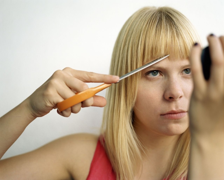 How to profile bangs at home