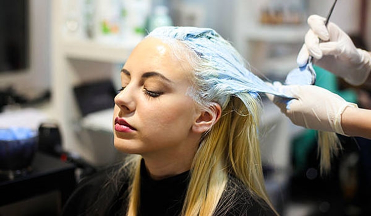 How to remove yellowness from hair after bleaching