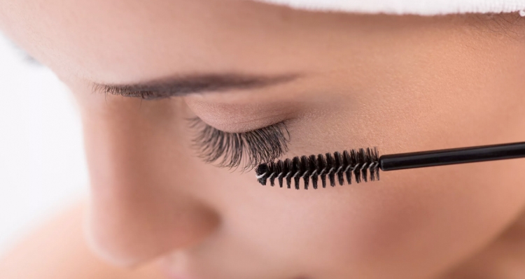 How to restore eyelashes after mascara