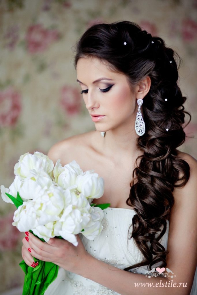 Hairstyles with curled hair