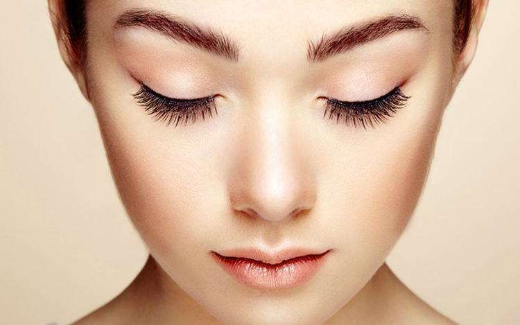 How to restore eyelashes after mascara