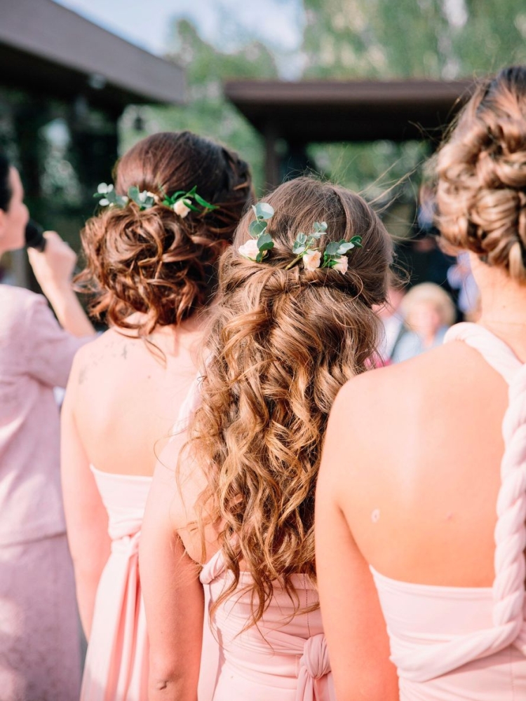 Hairstyles for medium hair for wedding guests