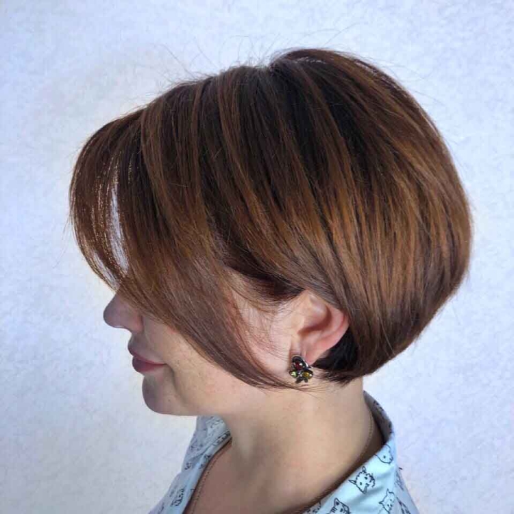 Short hairstyles for women 40