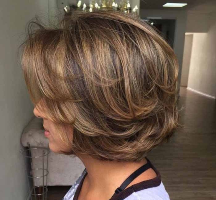 Short hairstyles for women 40