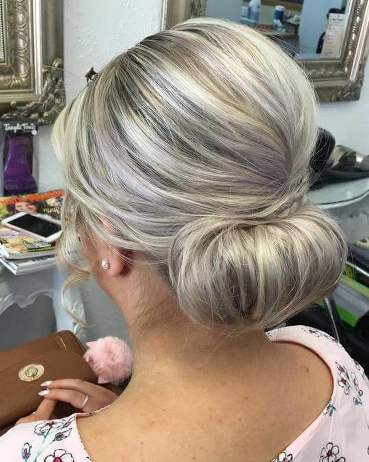 Hairstyles for mother of the bride for medium hair