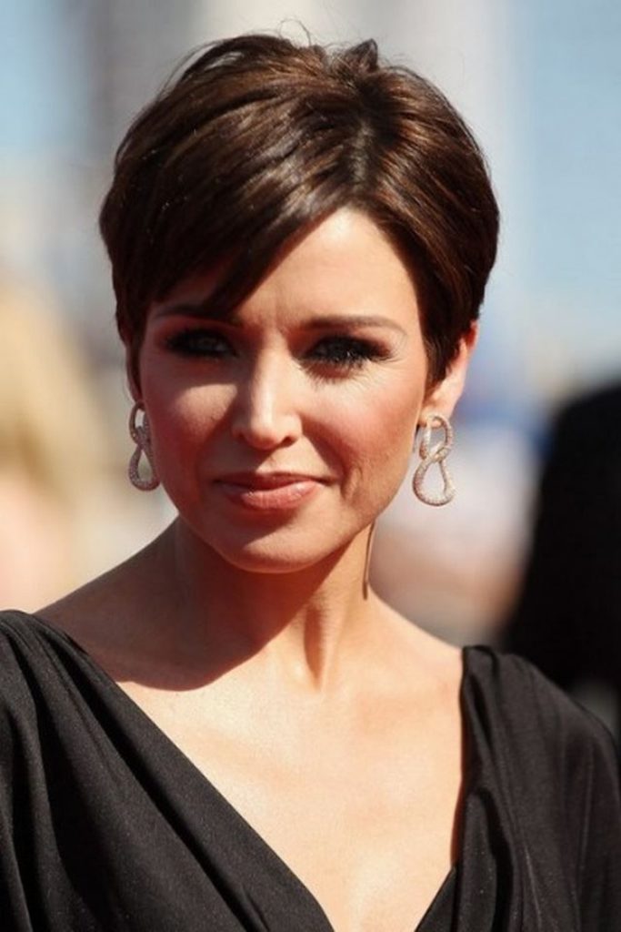 Short hairstyles for women 40