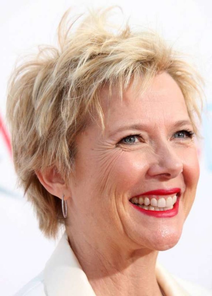 Short hairstyle for a woman of 50