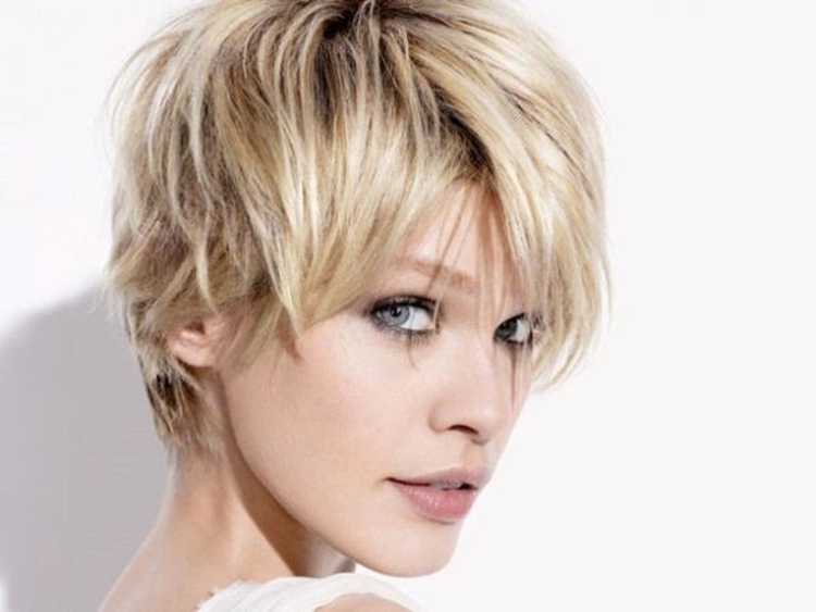 Medium hairstyles for women 35 years old