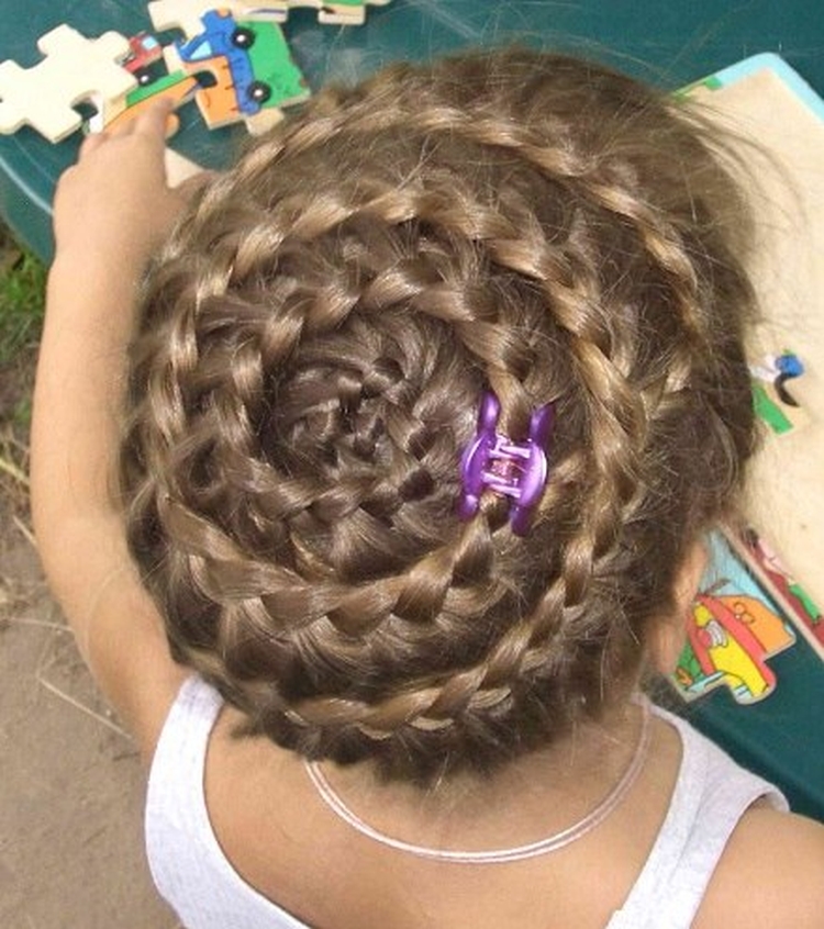 Hairstyles for physical education for girls of 13 years old