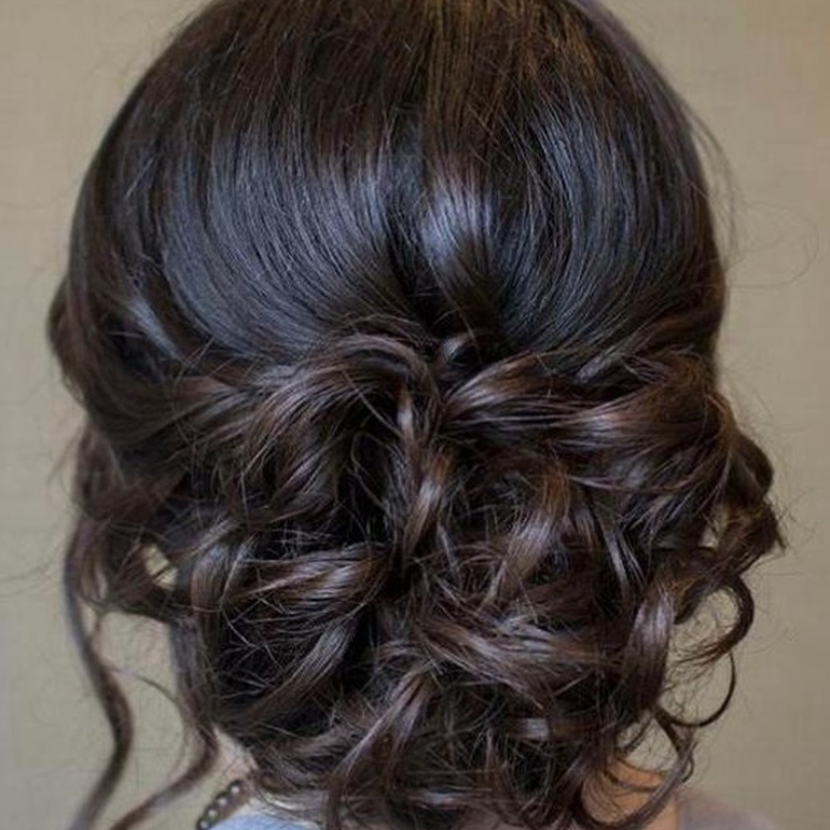 Hairstyles for the mother of the groom for the wedding