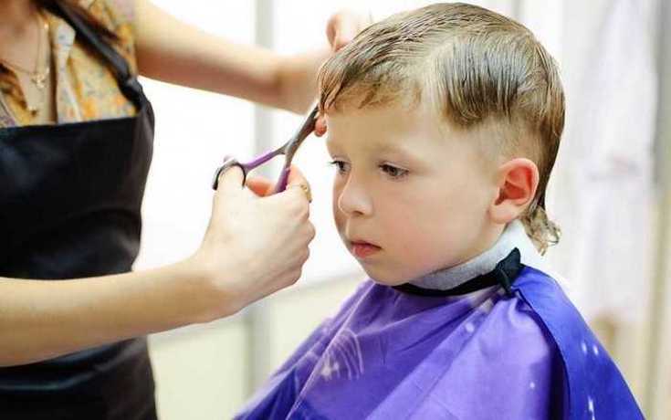 How to cut a baby boy with a clipper and scissors at home