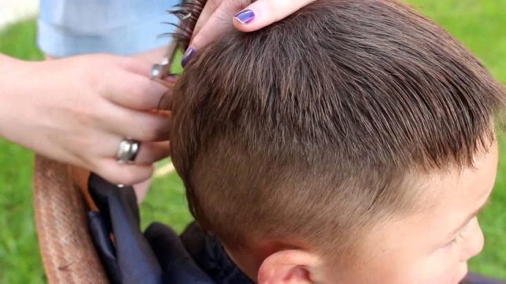 How to cut a baby boy with a clipper and scissors at home