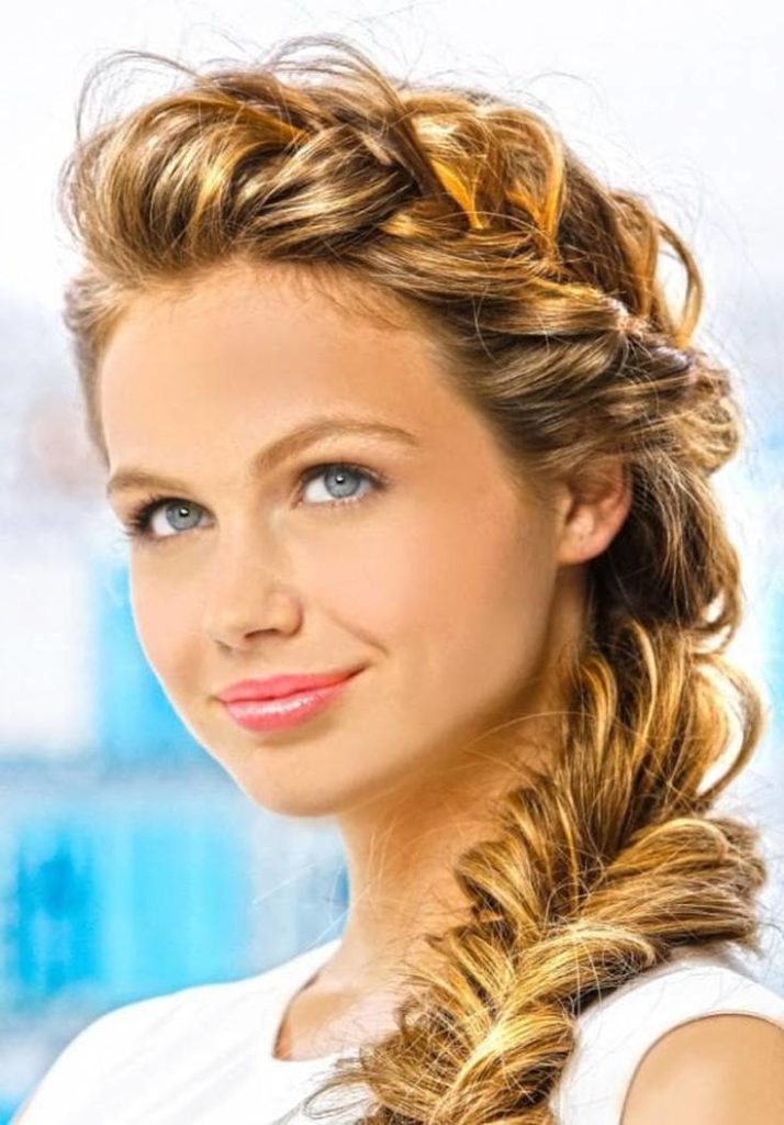 Side hairstyles with curls