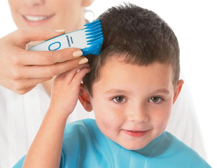 How to cut a baby boy with a clipper and scissors at home