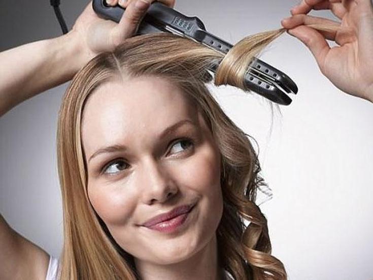 How to curl your hair on a flat iron