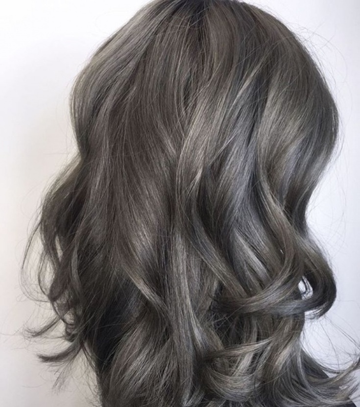 Fashionable hair colors for brown-haired women and the palette and recommendations for dyeing