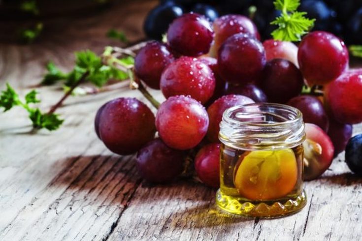 Grape seed oil for hair