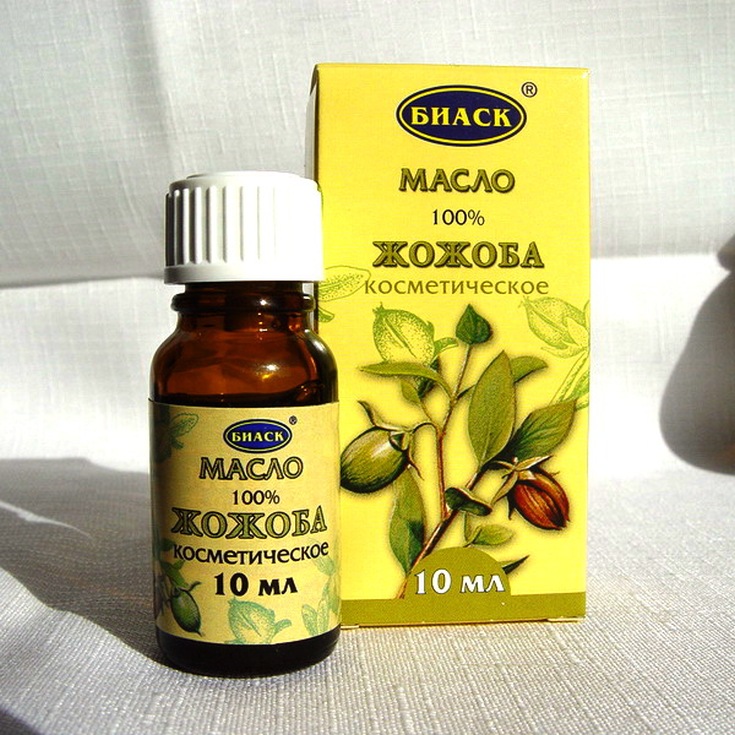 Jojoba oil for hair