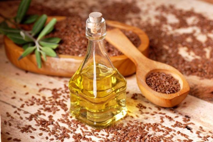 Flaxseed oil for hair