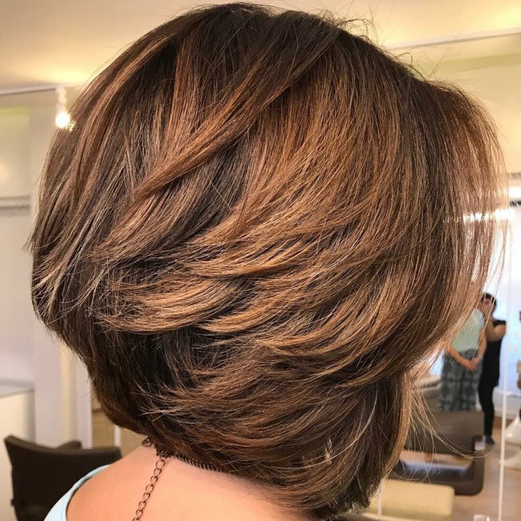 Highlighting on a haircut cascade - the best techniques for straight and curly hair