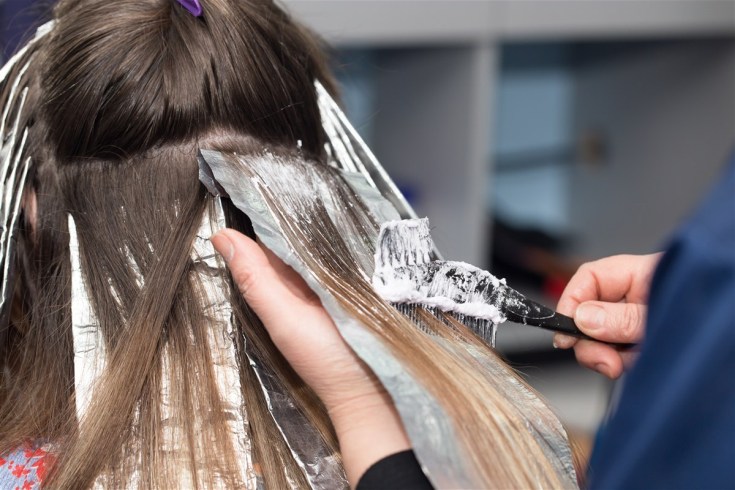 How to lighten hair strands at home on your own