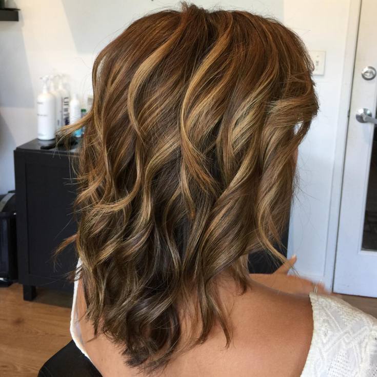 Highlighting on a haircut cascade - the best techniques for straight and curly hair