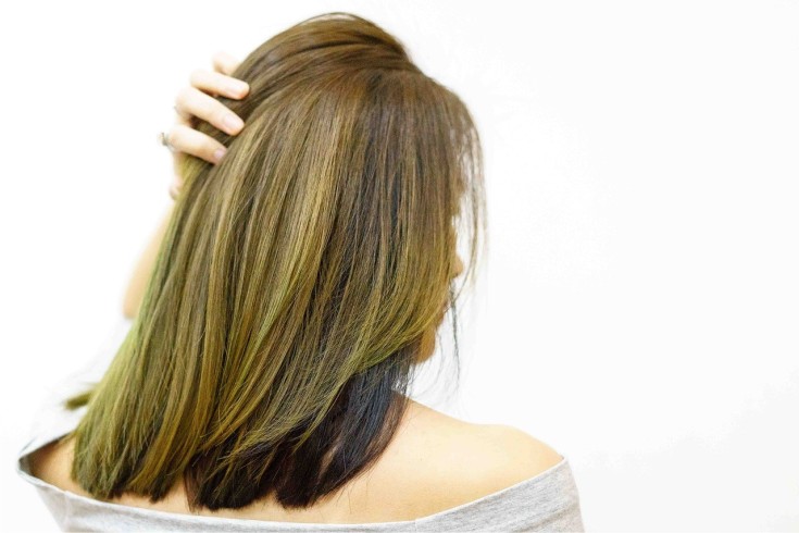 How to remove greens from hair after dyeing