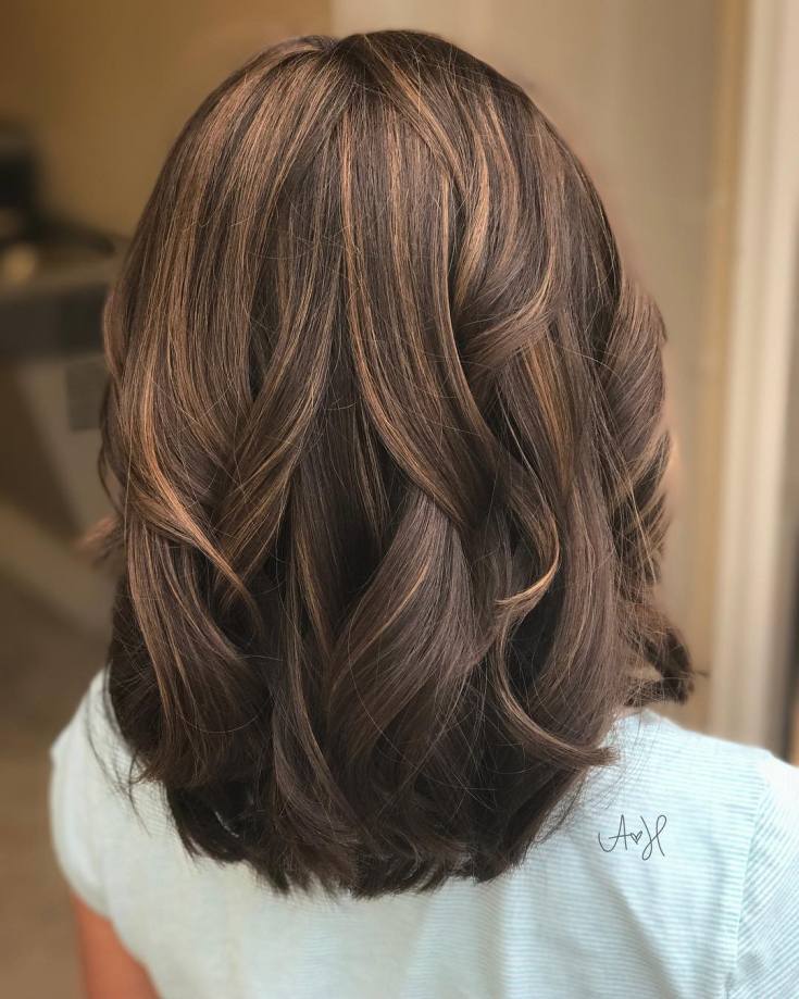 Highlighting on a haircut cascade - the best techniques for straight and curly hair