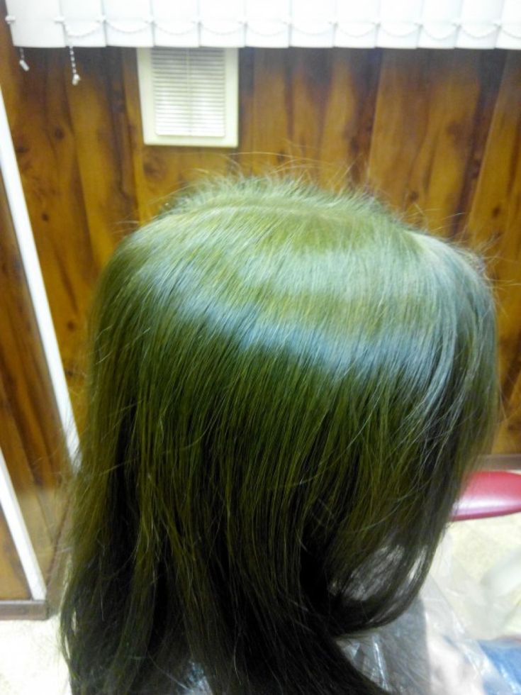 How to remove greens from hair after dyeing